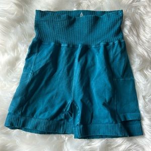 good Karma tennis short